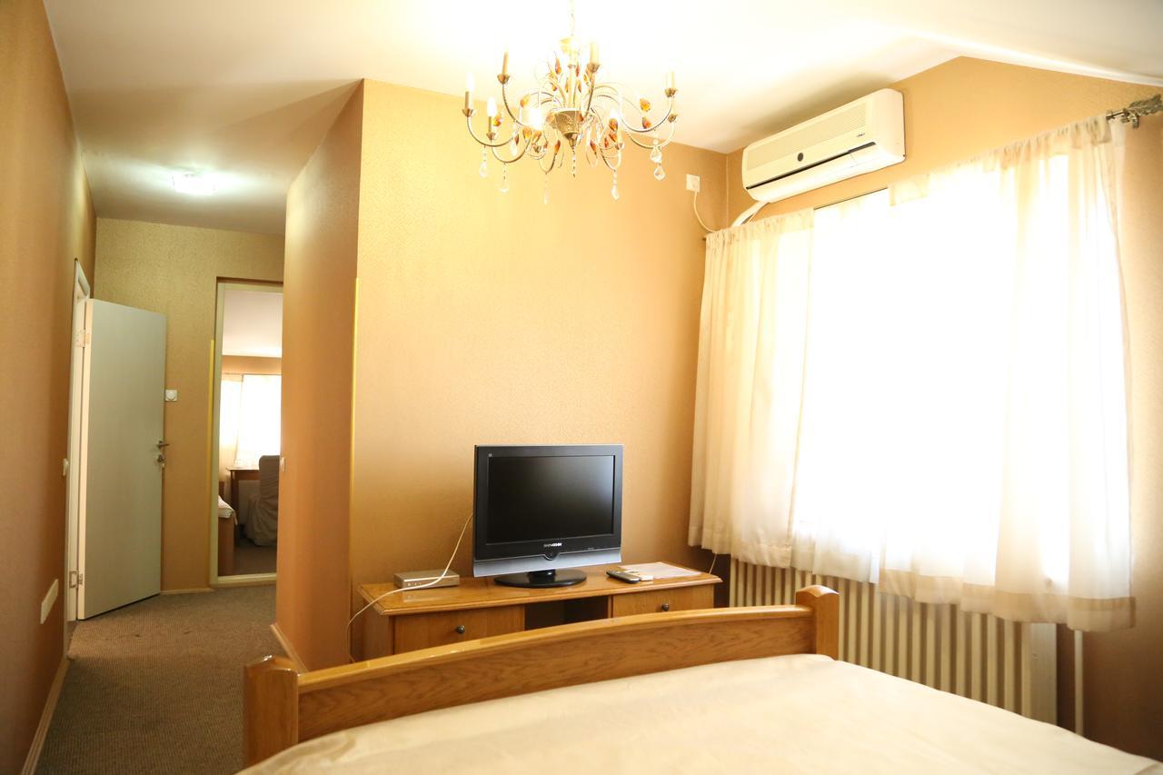 B&B Vila Bela Ruza Сремска Митровица Екстериор снимка