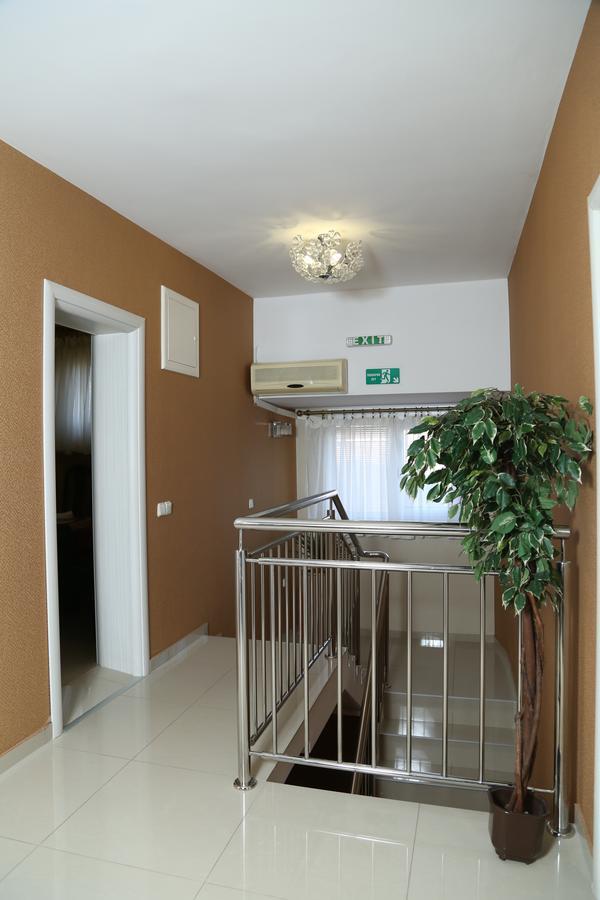 B&B Vila Bela Ruza Сремска Митровица Екстериор снимка